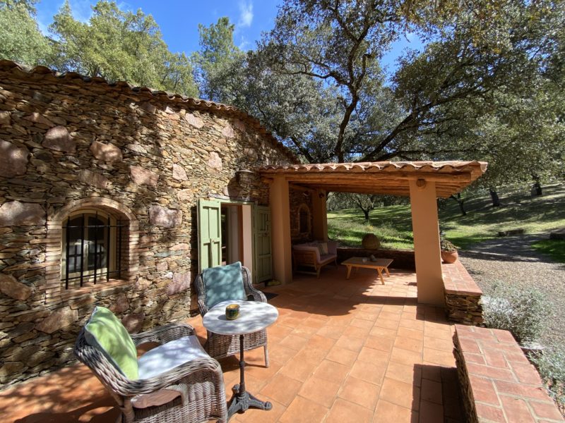 Exterior de la Casita de Piedra, Sierra de Aracena, Huelva