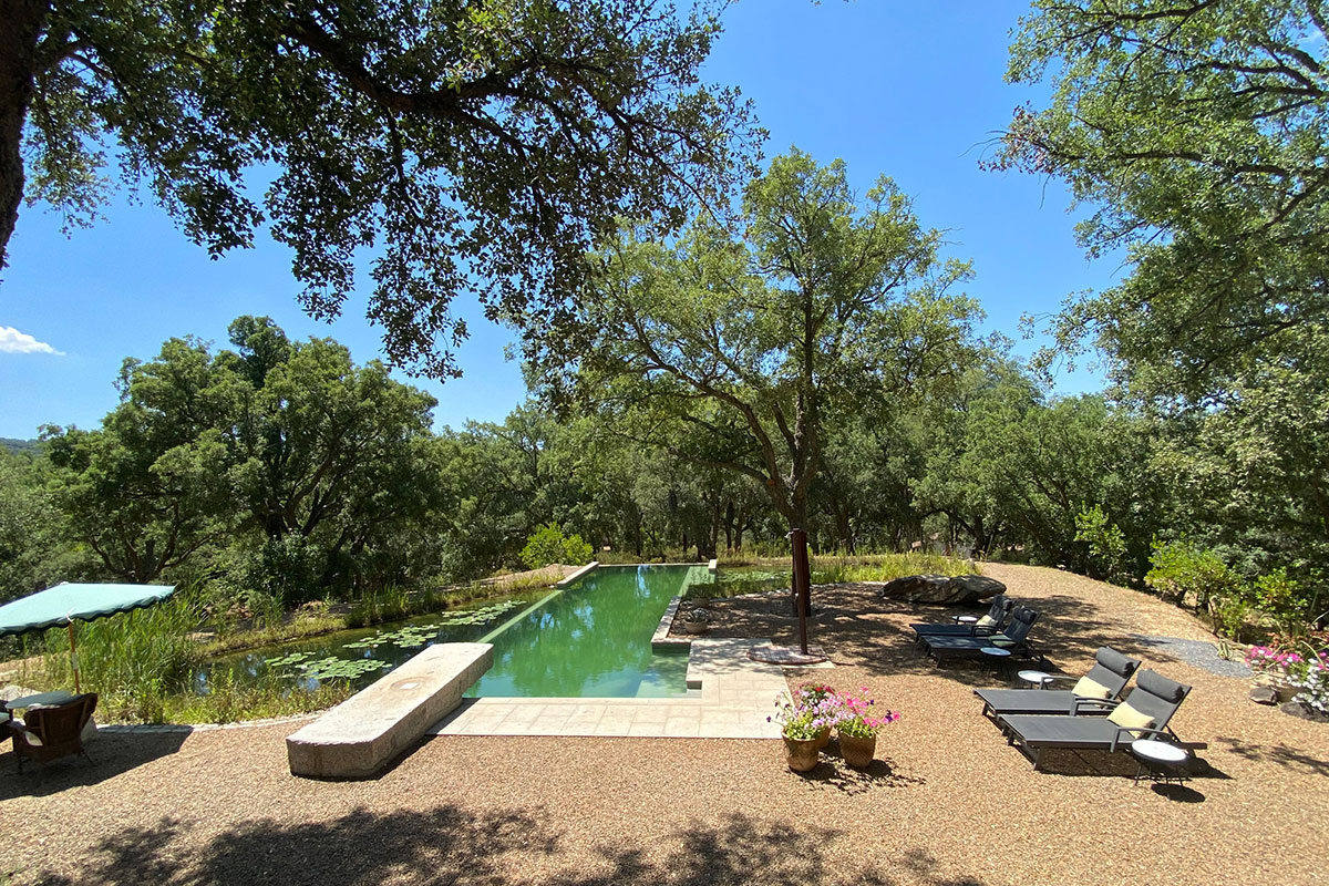 Piscina ecológica en Valle del Arroyo, Sierra de Aracena, Huelva