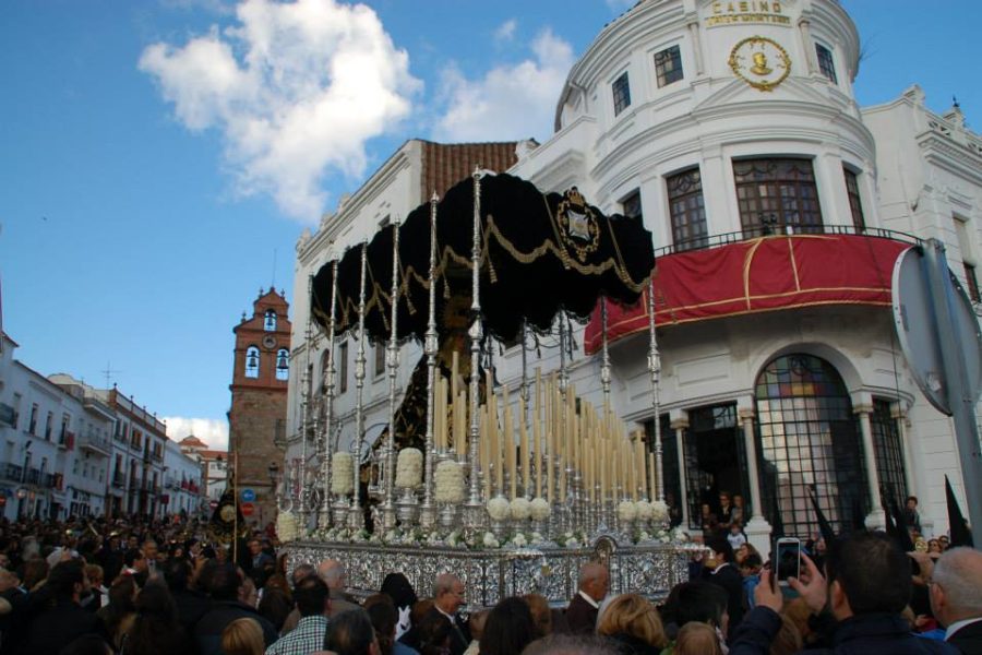 Tambores, Pasos y Mantillas: La Semana Santa de la Sierra que te llegará al alma