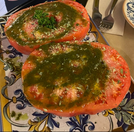 Tomate aliñado en Russes Gastrobar, Aracena